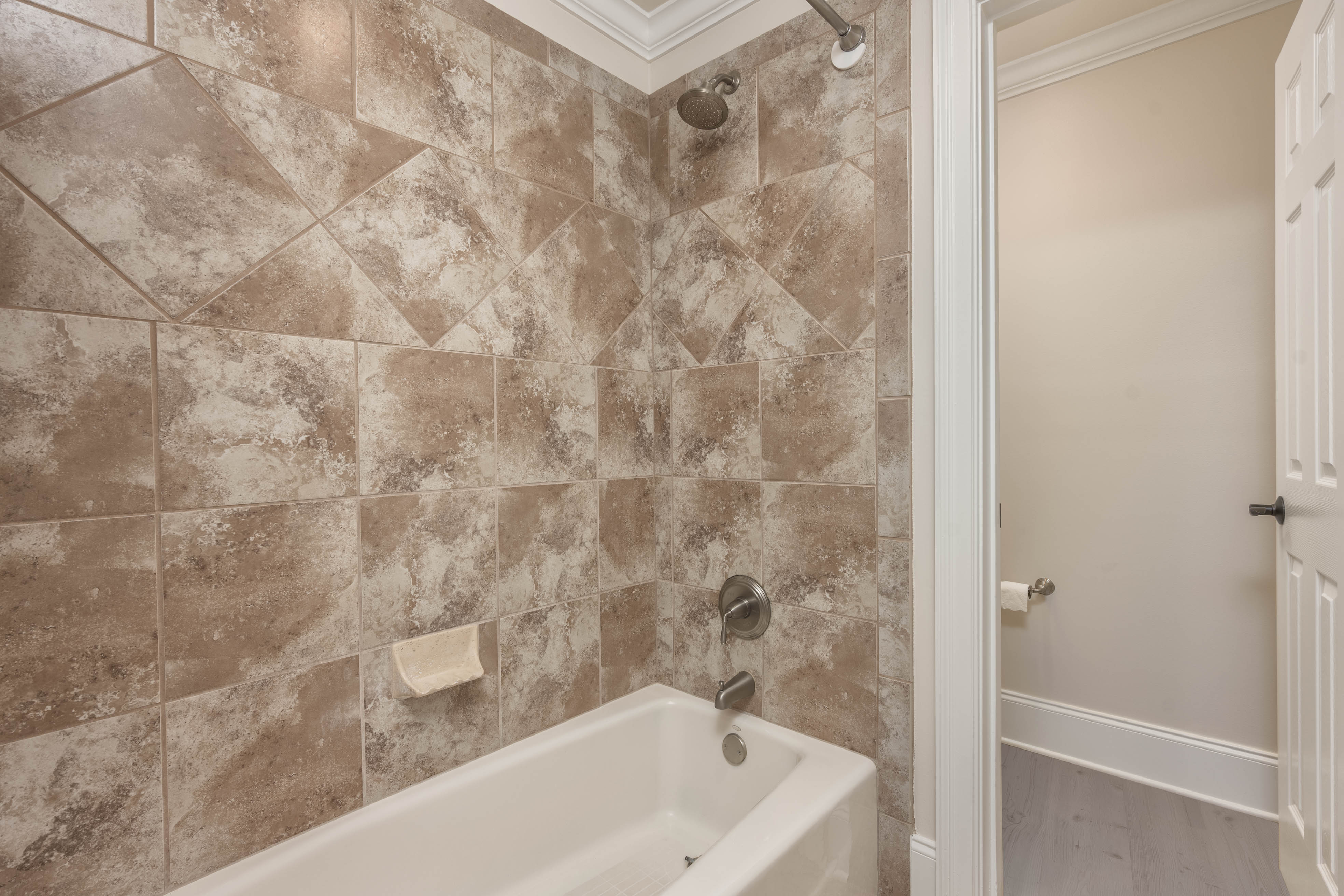 1001 Walton Way image 39